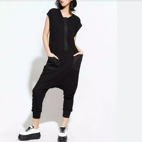 NWT Black Onesie Zip Front Harem Romper w Pockets - Picture 3 of 4